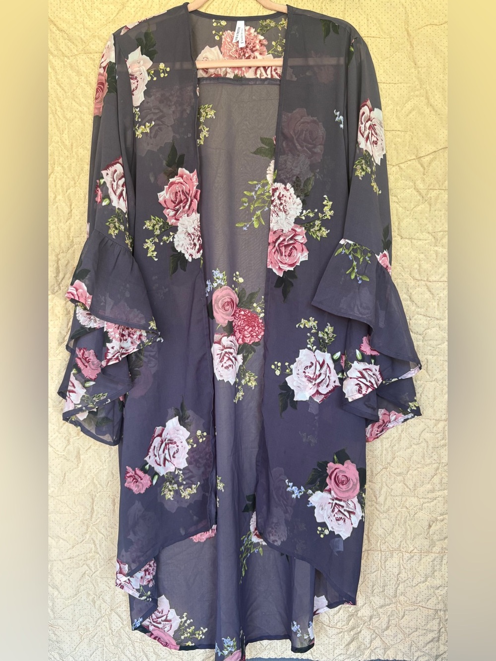 Live 4 Truth Floral Sheer Kimono 1X Cardigan Ruffle Bell Sleeve Black Pink